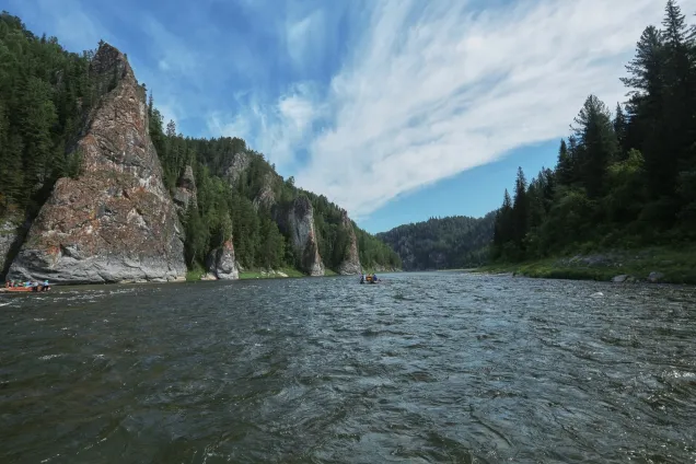 Сплав по спокойной реке