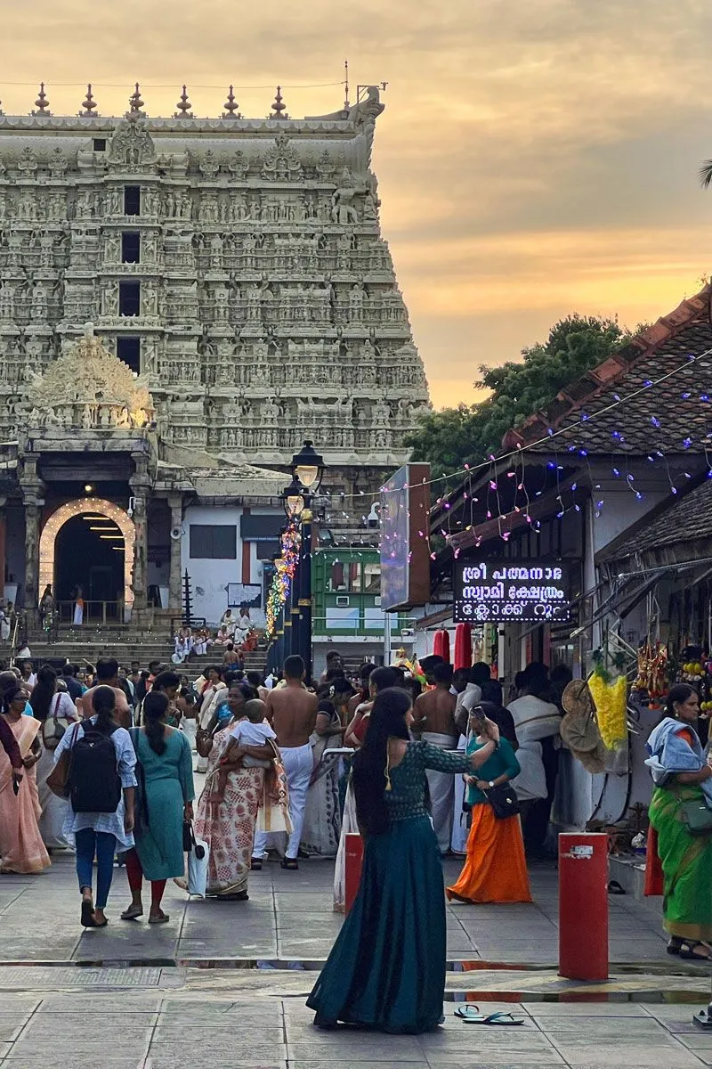 2025-12-04-hinduism-people-visiting-the-sree-padmanabhaswamy-temple-in-thiruvananthapuram.jpg